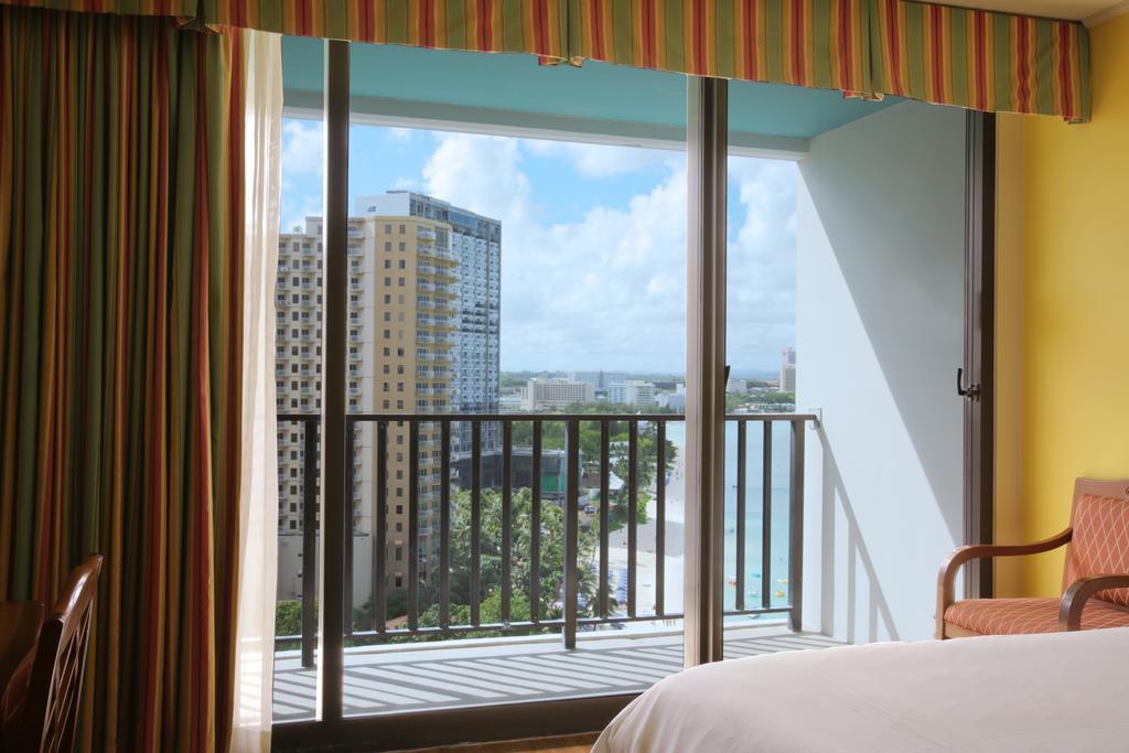 Guam Reef Hotel Tumon Extérieur photo