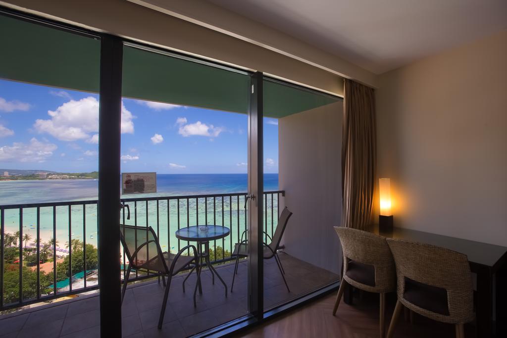Guam Reef Hotel Tumon Extérieur photo