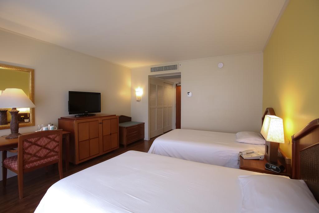 Guam Reef Hotel Tumon Extérieur photo