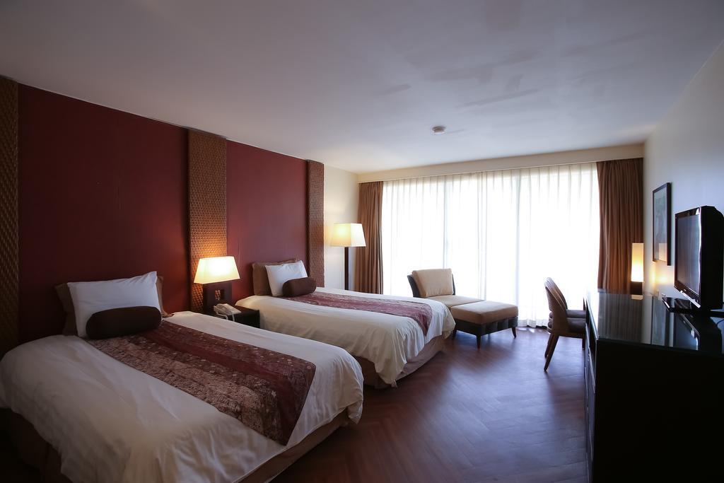 Guam Reef Hotel Tumon Extérieur photo