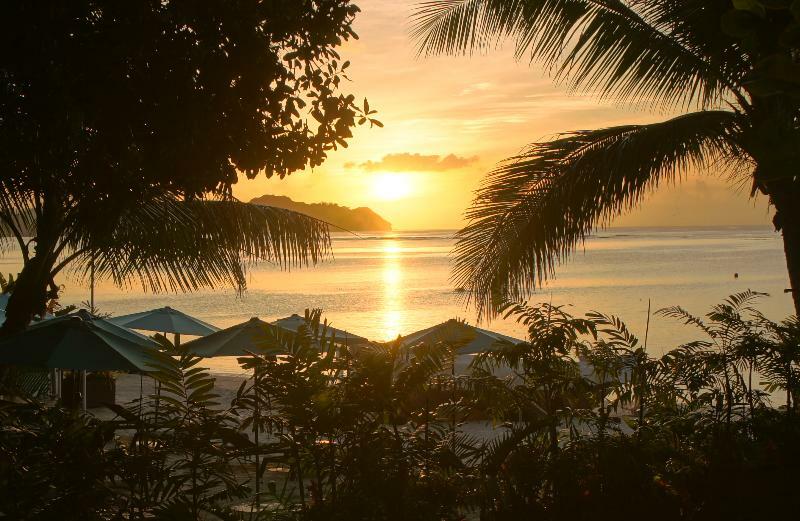 Guam Reef Hotel Tumon Extérieur photo